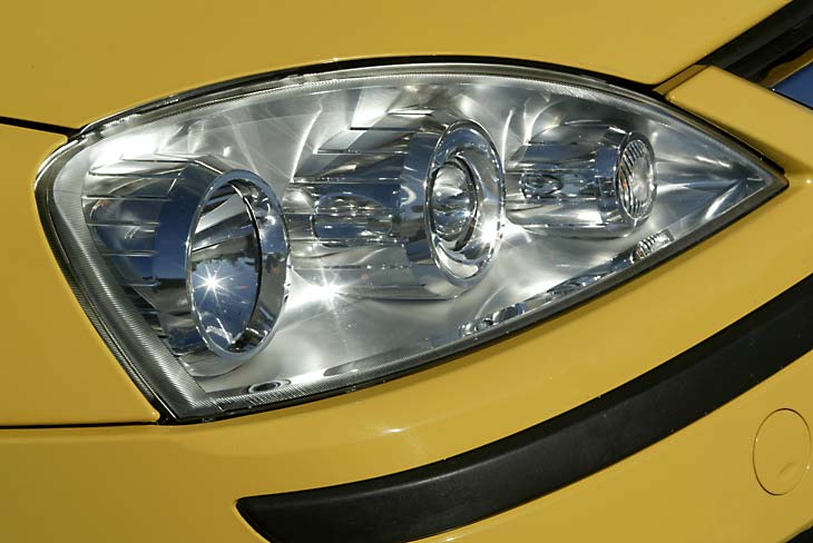 Son los mismo faros que el Opel Astra.