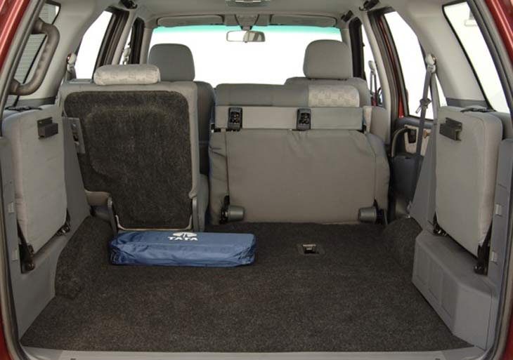 Plazas centrales abatibles para ampliar la capacidad del maletero.