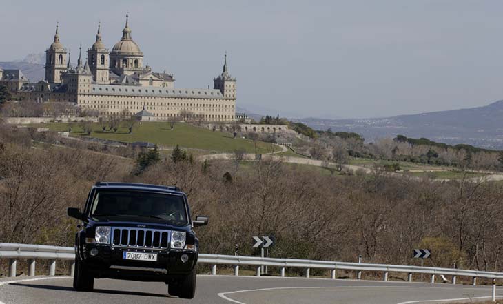 El Commander pertenece a los nuevos SUV, tan hábiles en campo como en carretera.