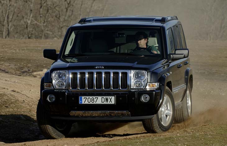 El elemento más característico de los Jeep: su parrilla con seis barras.