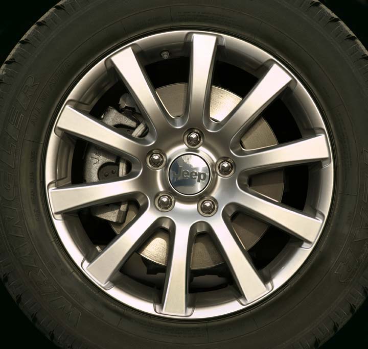 Nuevas llantas de 18 pulgadas: están disponibles con  7 radios y con 10.