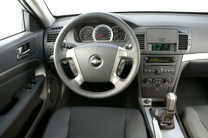 El interior está bien acabado aunque la calidad de algunos plásticos nos ha parecido mejorable.