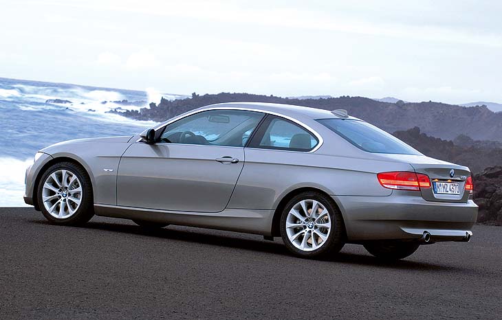 Toda la carrocería es de nuevo cuño.