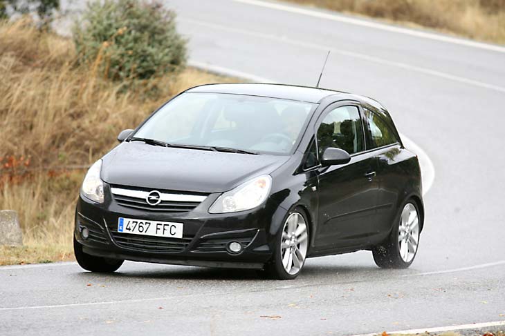 El Corsa hace gala de un comportamiento dinámico muy divertido.