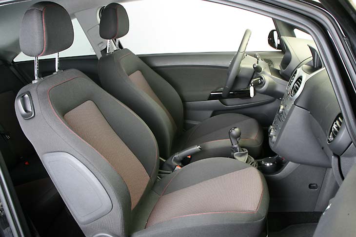 Asientos deportivos para esta versión Sport.