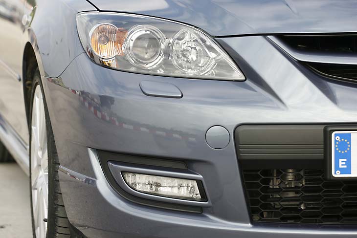 El radiador es más grande para permitir las mayores necesidades de refrigeración de este motor