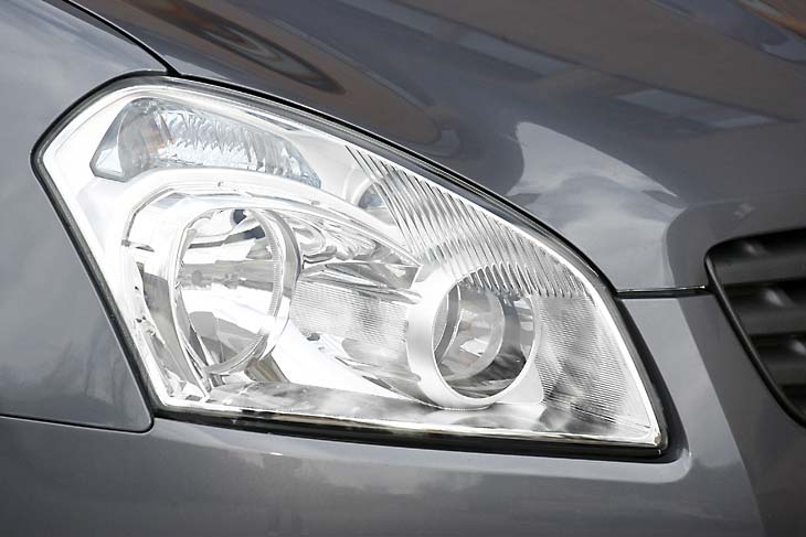 Sólo en el acabado Tekna los faros son de xenon