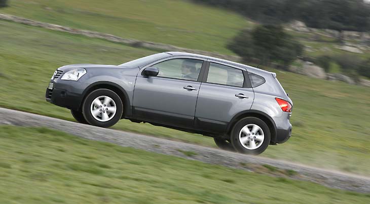 Buena altura libre para sortear obstáculos de campo.