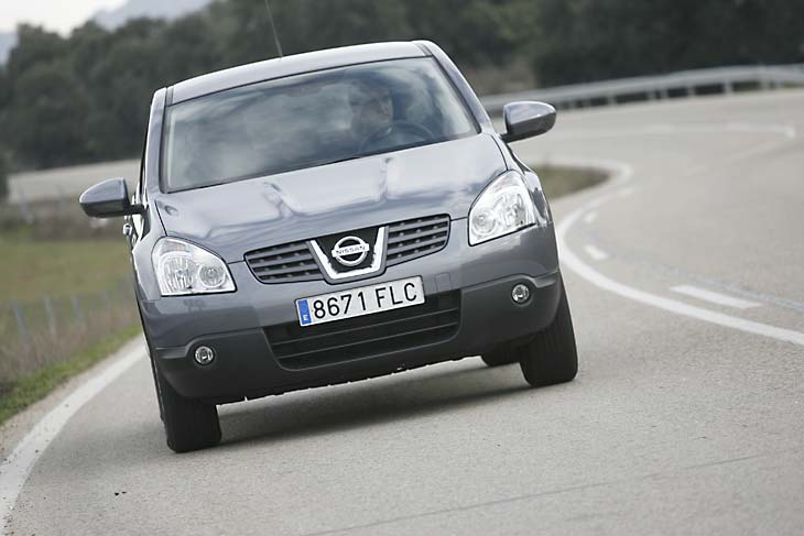 10 centímetros de media más alto que un compacto.