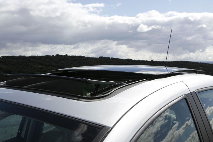 Detalle del techo solar del Renault Clio