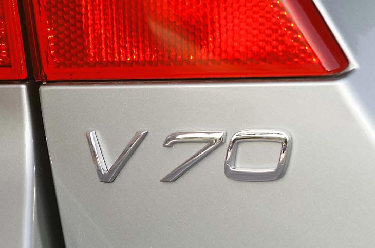 En el nuevo V70 se ha cambiado la base de partida que, ahora, en lugar de utilizar la plataforma del S60, se ha optado por la del S80