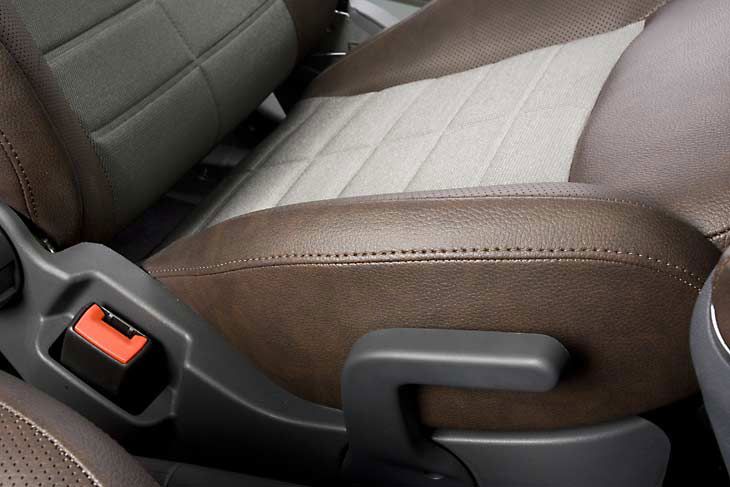 La combinación de tapizados y colores existentes es propia del mejor modisto italiano.