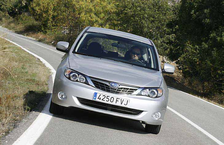 Aunque la imagen del nuevo Impreza cada vez es más europea, el estilo y la tecnología de Subaru permanecen.