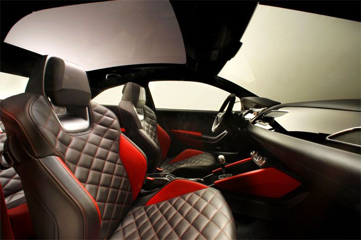 Interior del Seat SportCoupe Bocanegra, el nuevo Ibiza.