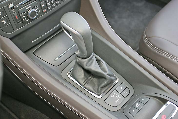 Pese a que se defiende bien en prestaciones, una marcha más permitiría bajar el consumo.