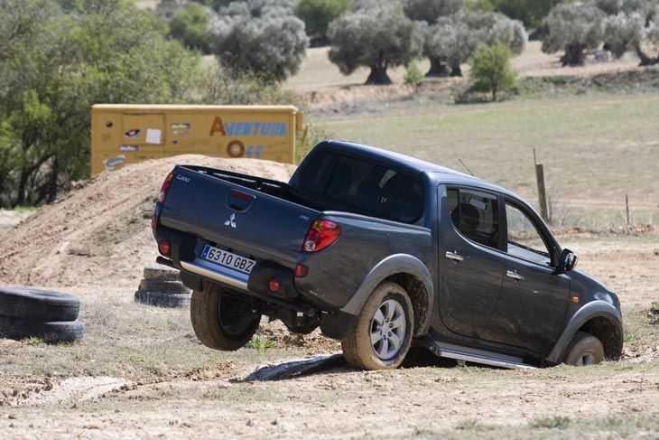 Mitsubishi L200 2.5 DI - D Intense.