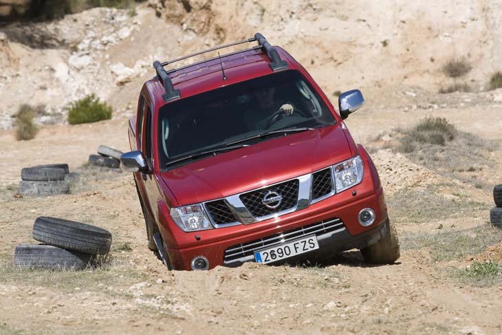 Nissan Navara 2.5 dCi SE.