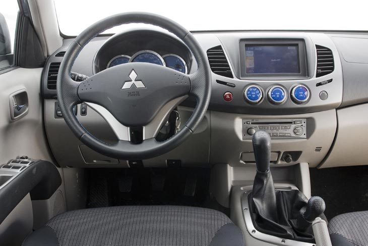 Mitsubishi L200 2.5 DI - D Intense.
