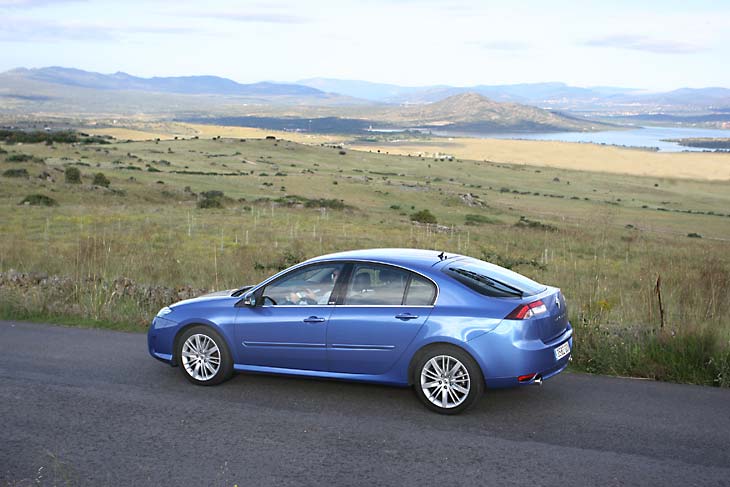 La estética del Renault Laguna no es su mejor aliado.