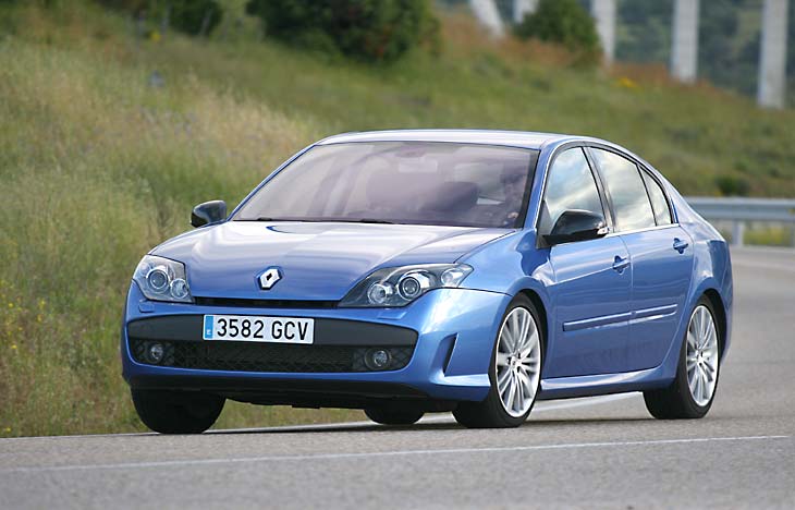 Se puede hablar en el Laguna GT de auténtica deportividad, sin complejos.