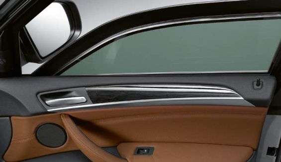 En el interior no hay pistas que nos indiquen que este BMW X5 sea un coche blindado. En el interior no hay pistas que nos indiquen que este BMW X5 sea un coche blindado.