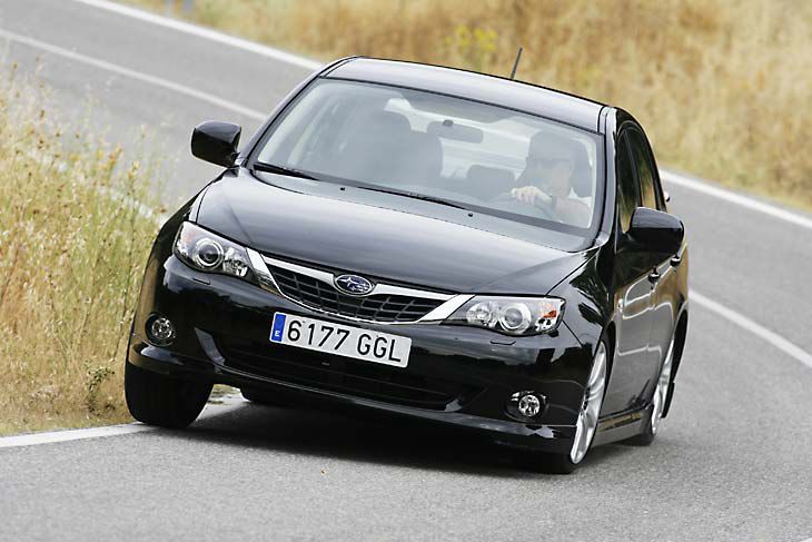 La dirección del Subaru es muy precisa.
