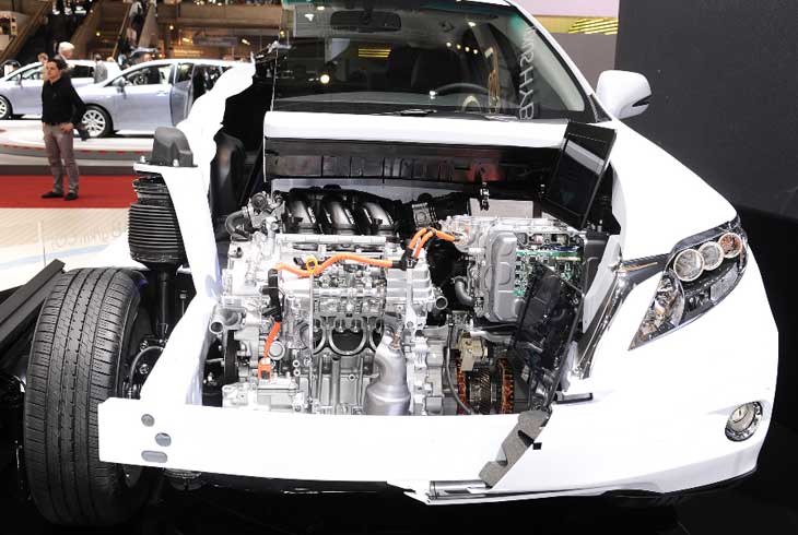 La planta propulsora incorporada al RX 450h rinde 27 CV más que en el actual híbrido de Lexus, alcanzando un total de 295 CV.