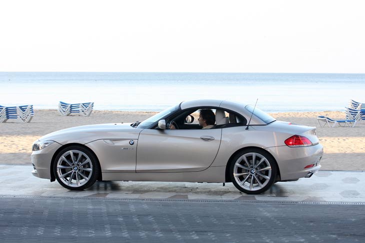 Basta pulsar un botón para que el BMW Z4 se transforme de coupé a cabrio