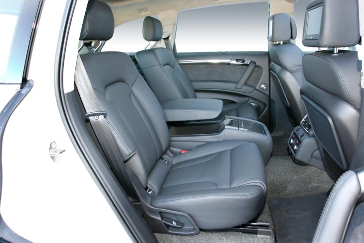 Opcionalmente la segunda fila de asientos del Audi Q7 6.0 V12 TDI puede ser sólo para dos plazas