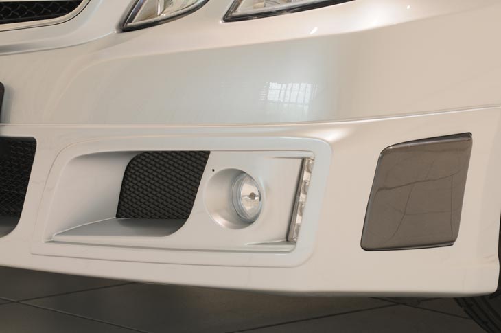 Luces LED de día en el E Coupé de Brabus.