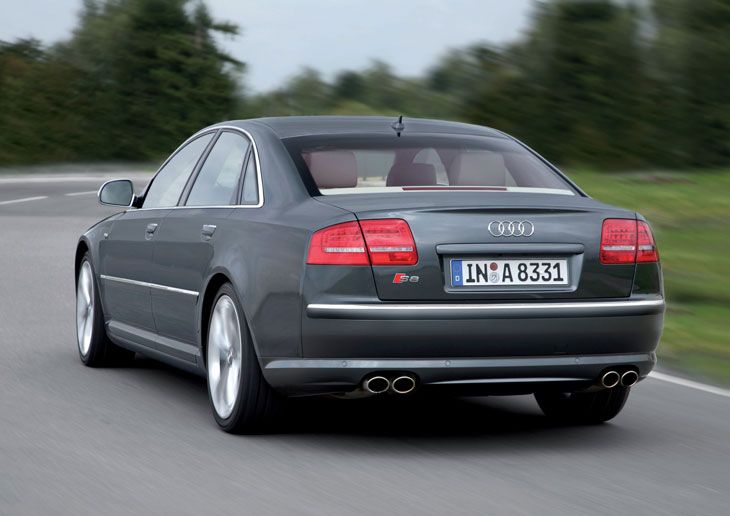 Audi S8.