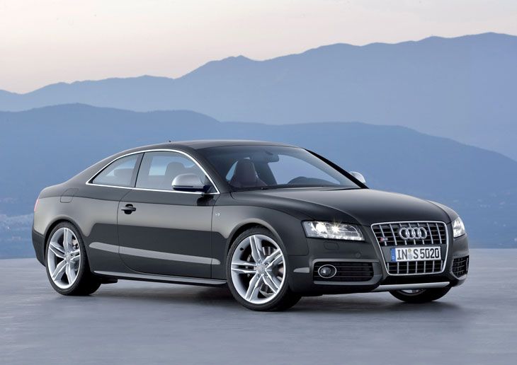 Audi S5.