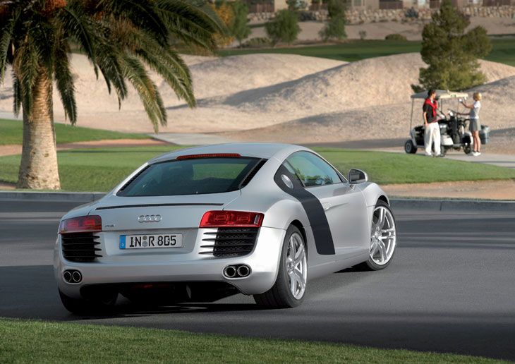 Audi R8.
