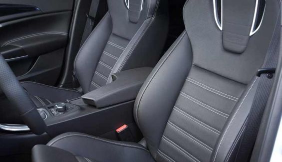 Asientos Recaro en un Opel Insignia OPC Asientos Recaro en un Opel Insignia OPC
