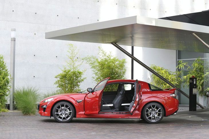Mazda RX-8, un peculiar deportivo de cuatro puertas.