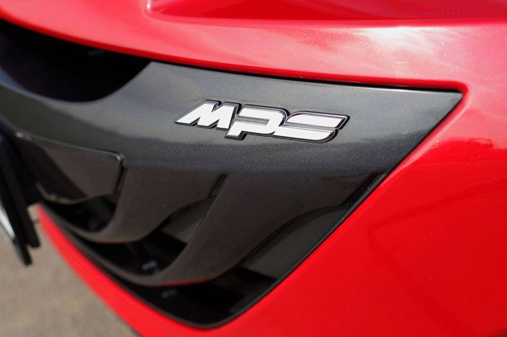 Personalización delantera del Mazda 3 MPS.