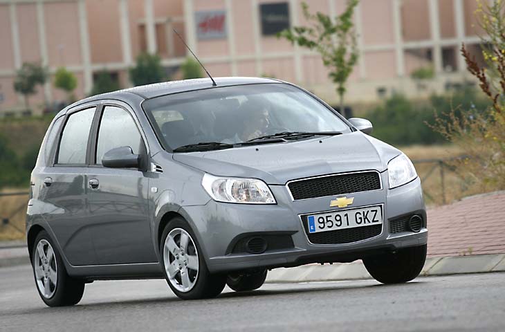 El Chevrolet Aveo 1.2 GLP exhibe unas buenas cualidades urbanas