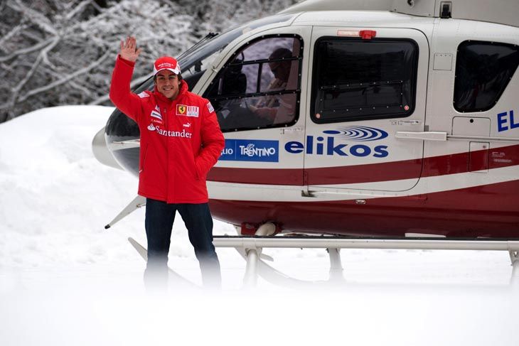 Fernando Alonso debuta con Ferrari.