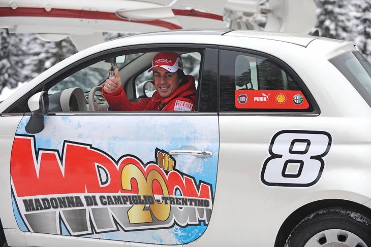 Fernando Alonso debuta con Ferrari.