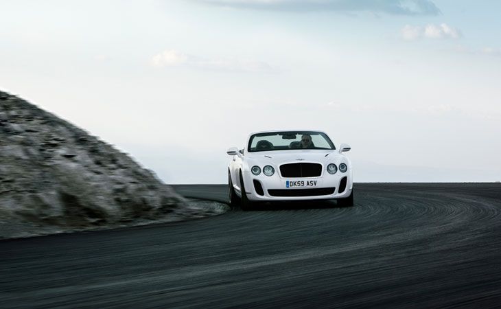 Bentley Continental Supersports Convertible, un descapotable de cuatro asientos y 630 CV.