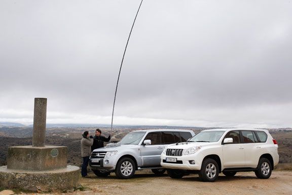 Mitsubishi Montero 3.2 DI-D 5p vs Toyota Land Cruiser D-4D 5p