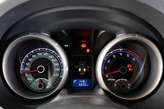 Mitsubishi Montero 3.2 DI-D 5p vs Toyota Land Cruiser D-4D 5p