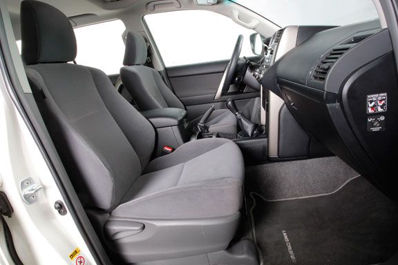 Mitsubishi Montero 3.2 DI-D 5p vs Toyota Land Cruiser D-4D 5p