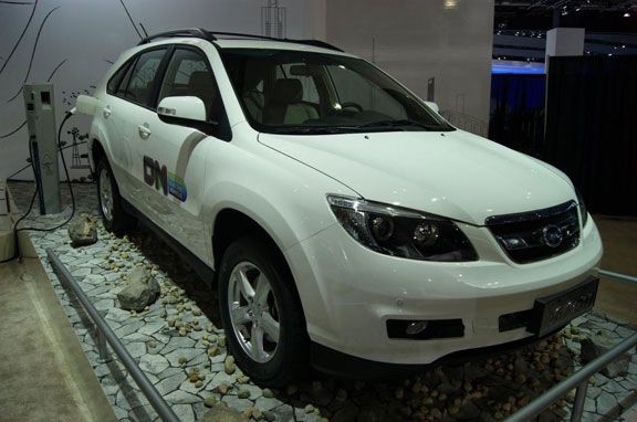 BYD S6DM, SUV híbrido en Detroit 2011.