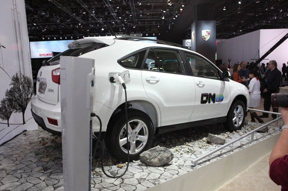 BYD S6DM, SUV híbrido en Detroit 2011.