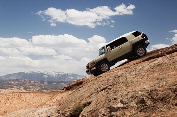 FJ Crusier, el 4x4 más extremo y radical de Toyota.