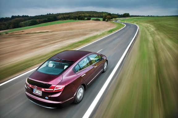 Honda FCX Clarity, hidrógeno y electricidad.