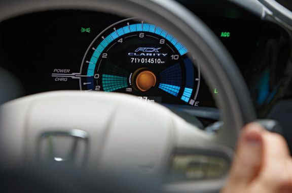 Honda FCX Clarity, hidrógeno y electricidad.