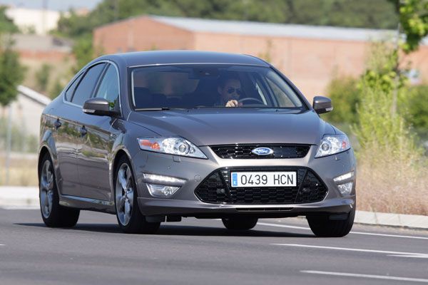 Citroën C5 2.2 HDI Auto Exclusive vs Ford Mondeo 2.2 TDCI Powershift Titanium S
