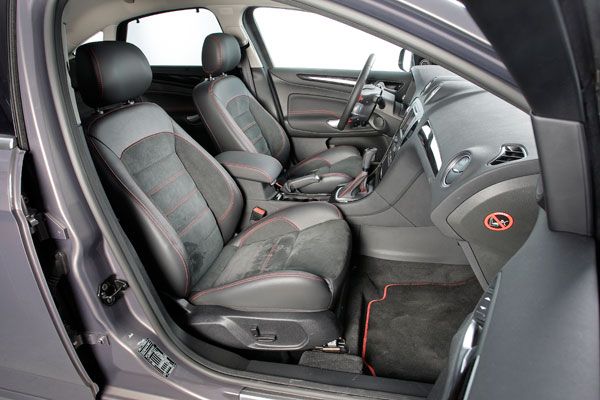 Citroën C5 2.2 HDI Auto Exclusive vs Ford Mondeo 2.2 TDCI Powershift Titanium S